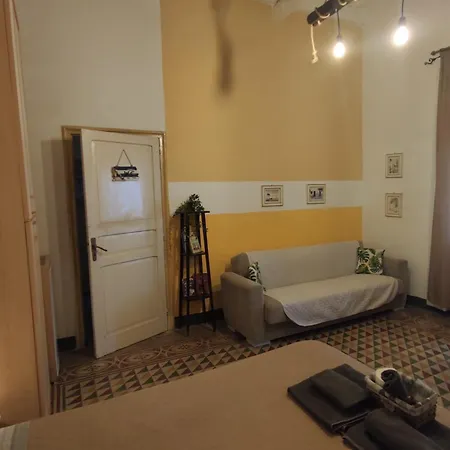 Amelie House Homestay